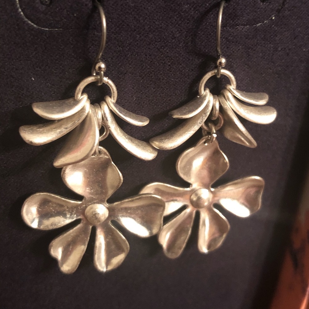 Lucky Brand🍀ST Floral Petal Drop Earrings - Picture 4 of 10
